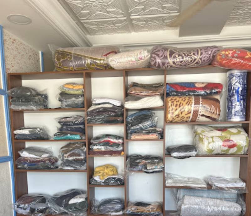 Laundry and steam ironing