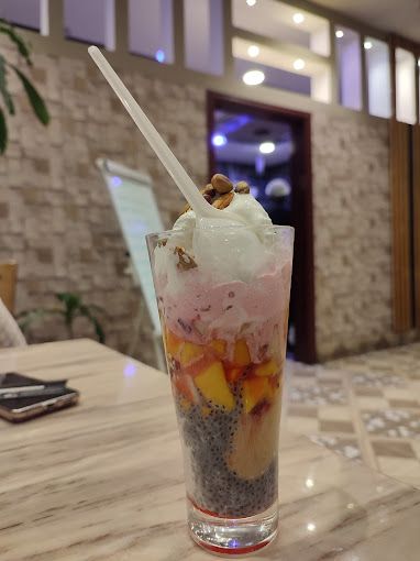 A photograph of Malabar Paris Restaurant