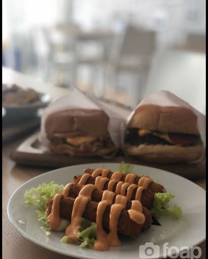 A photograph of Five Minute Burger