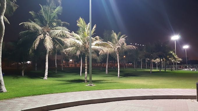 A photograph of Al Ghubrah Beach Park