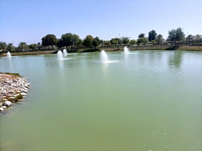 A photograph of Qurayyat Lake Park
