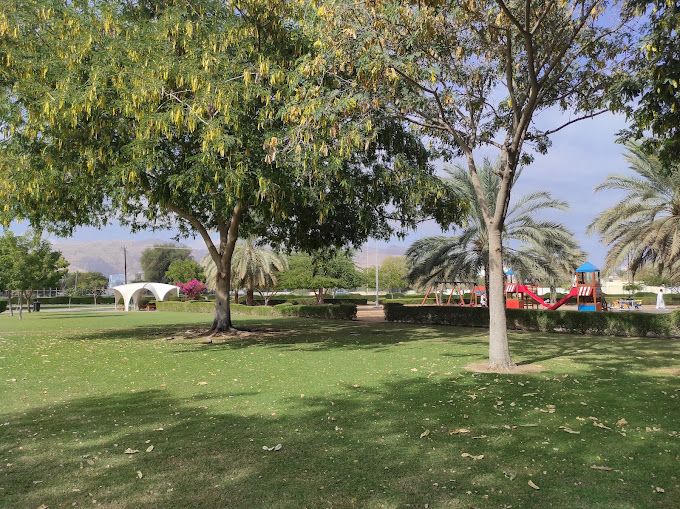 A photograph of Qurayyat Lake Park