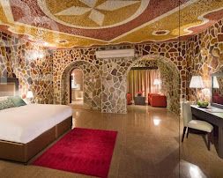 A photograph of Mahadha Hotel