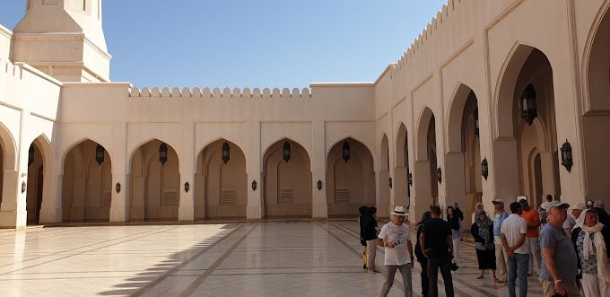 A photograph of Al-Shanfari Mosque