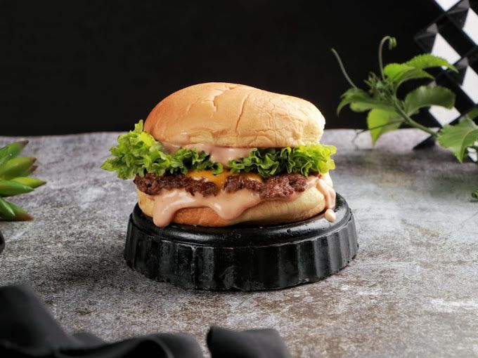 A photograph of Buff grill burgar