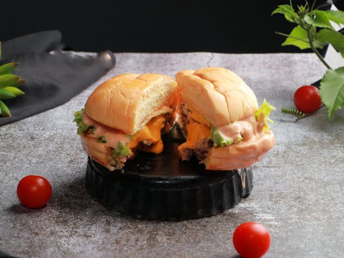 A photograph of Buff grill burgar