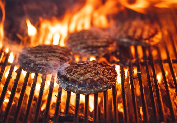 A photograph of Buff grill burgar