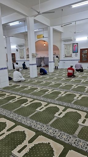 A photograph of Ben Maison Mosque
