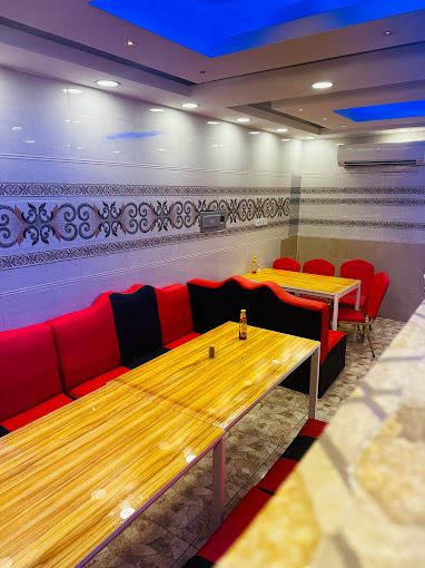 A photograph of Al-Thawq Al-Rafee Restaurant