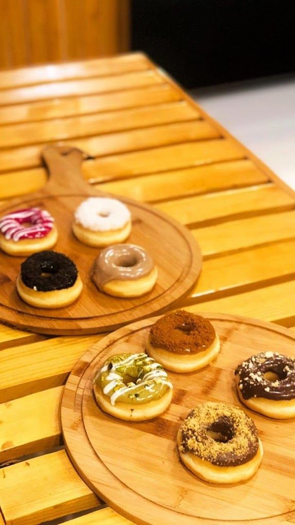A photograph of waffle&donut
