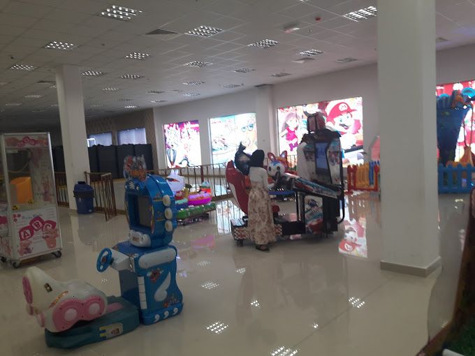A photograph of Shinas Mall