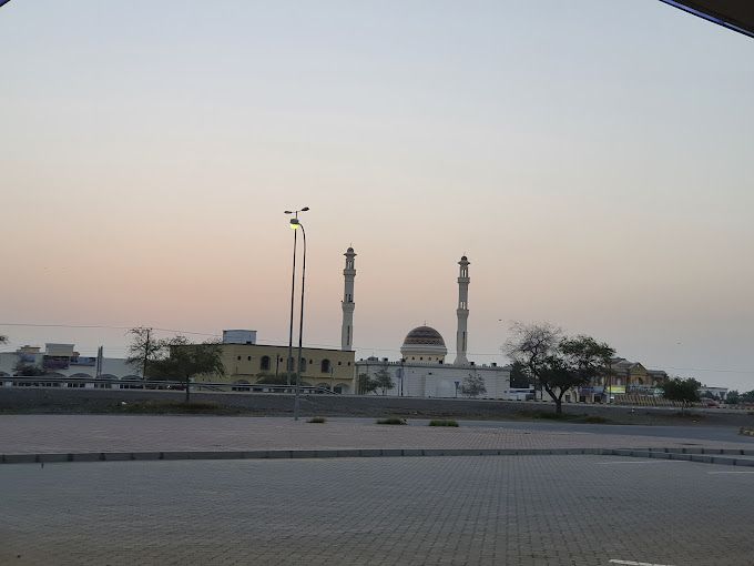 A photograph of Sur Al Mazari Mosque