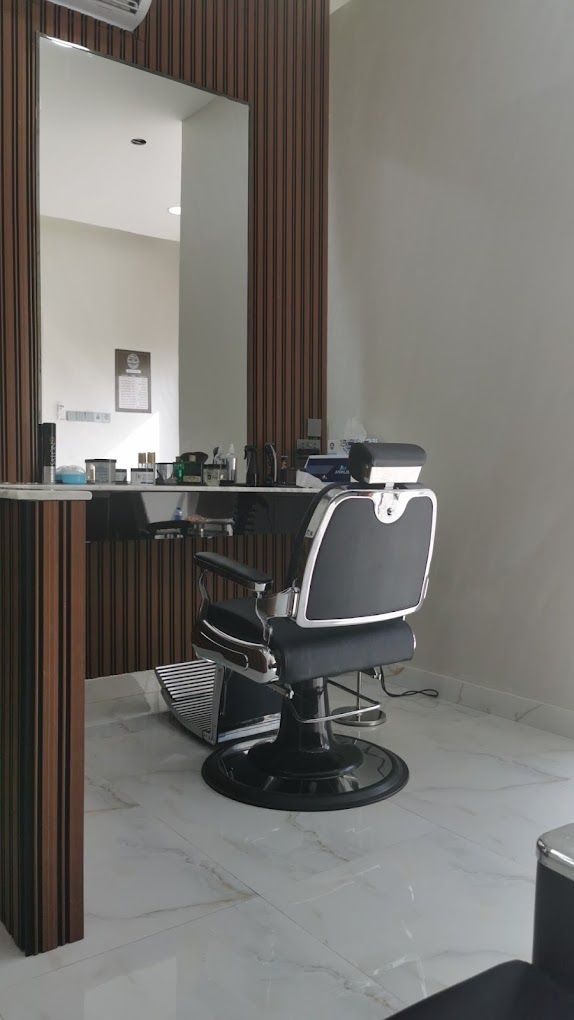A photograph of Yasser men's barber shop