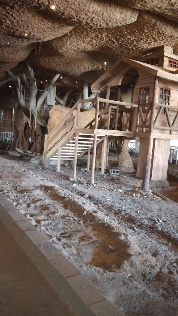 A photograph of SAFARI WORLD