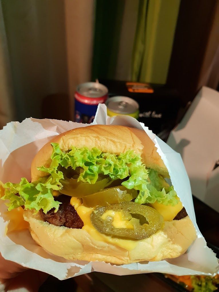 A photograph of Five min Burger