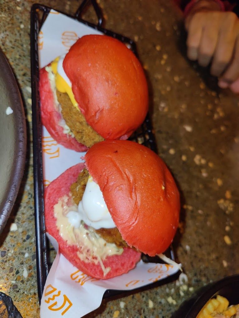 A photograph of Five min Burger