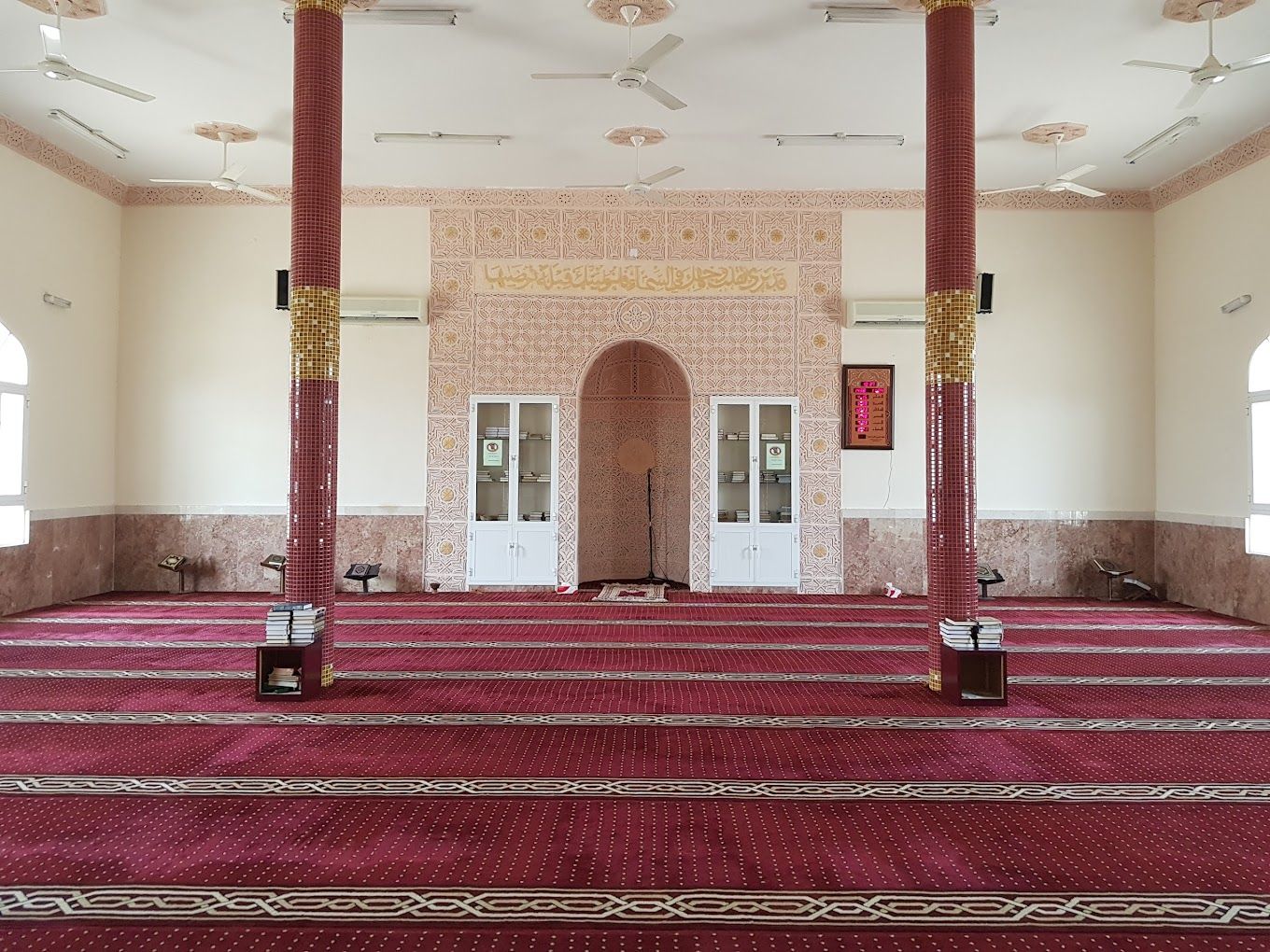 A photograph of Al-Rahman Mosque