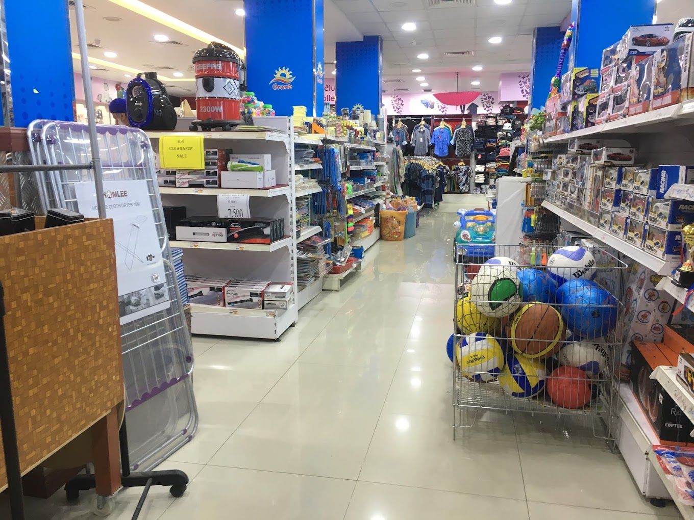 A photograph of Grand Hypermarket