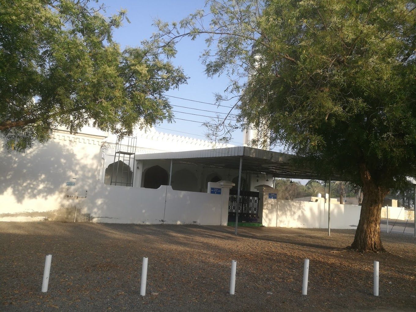 A photograph of Al-Awassi Mosque