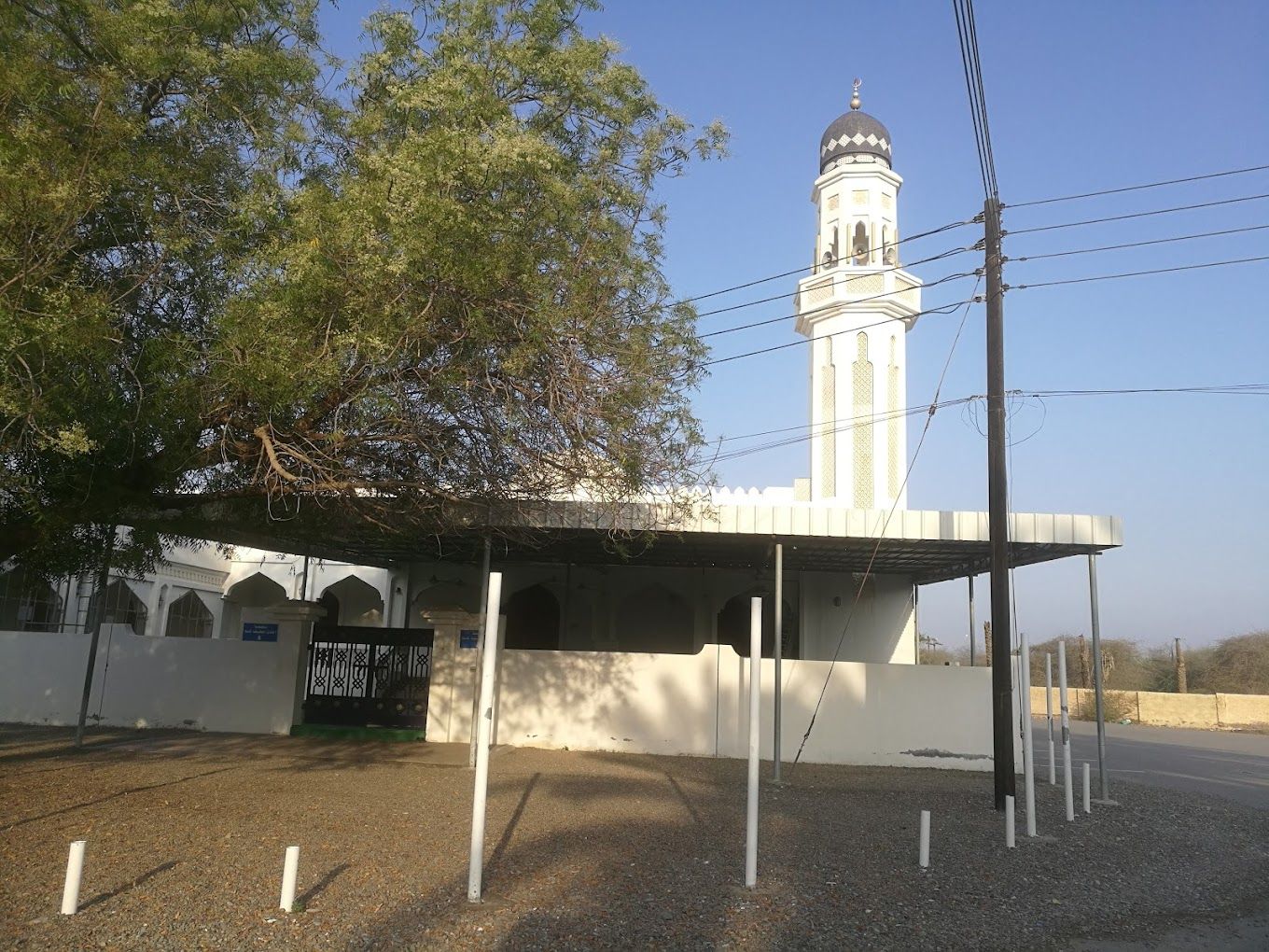 A photograph of Al-Awassi Mosque