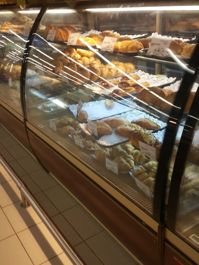 A photograph of Lulu Hypermarket Suwaiq