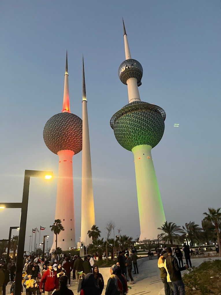 A photograph of Kuwaiti Dinar Monument
