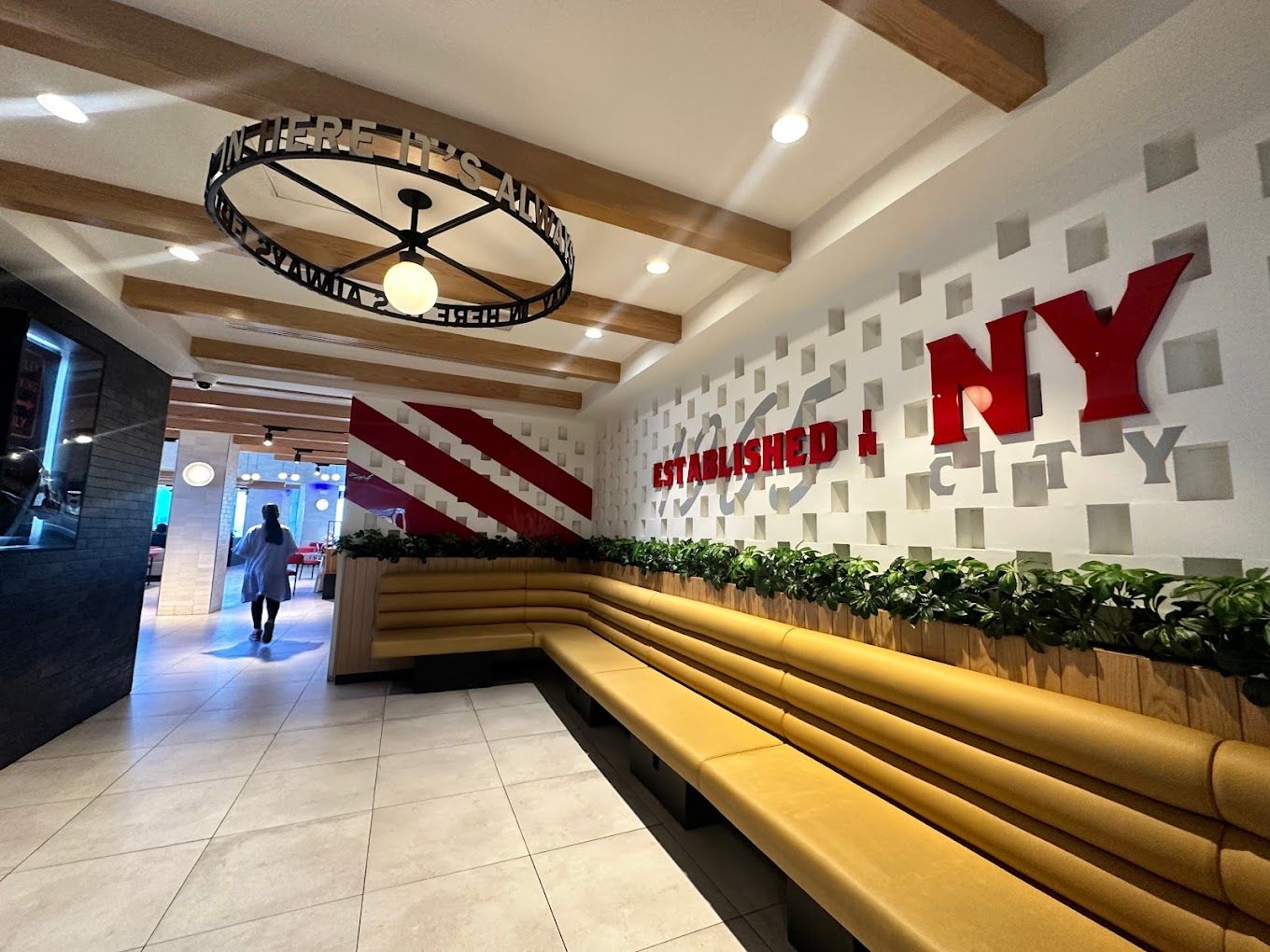 A photograph of TGI Friday's